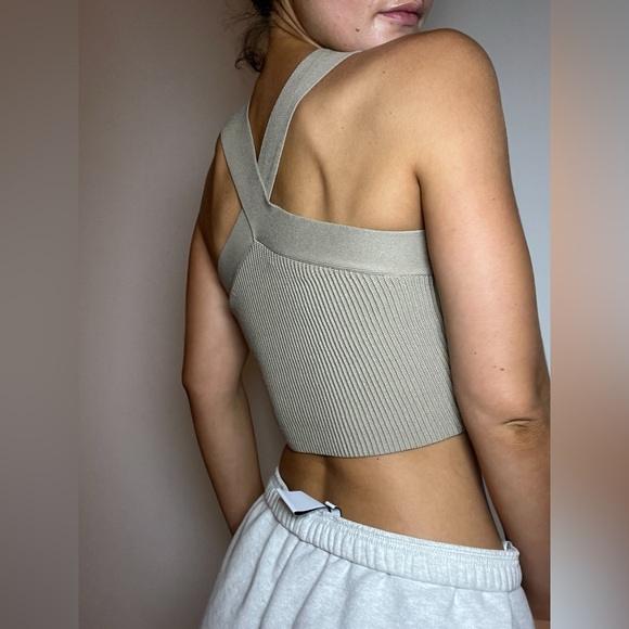 Babaton Criss-Cross Tank 🤎 - Picture 2 of 3